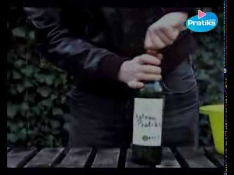 ¿Cómo tapan las botellas de vino?